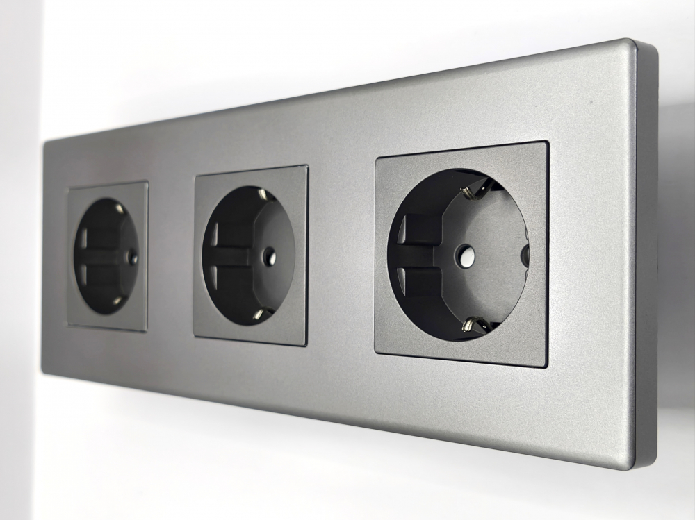 Priza tripla configurabila 3 doze cu rama din plastic (simple, USB, Wifi, etc.) [1]