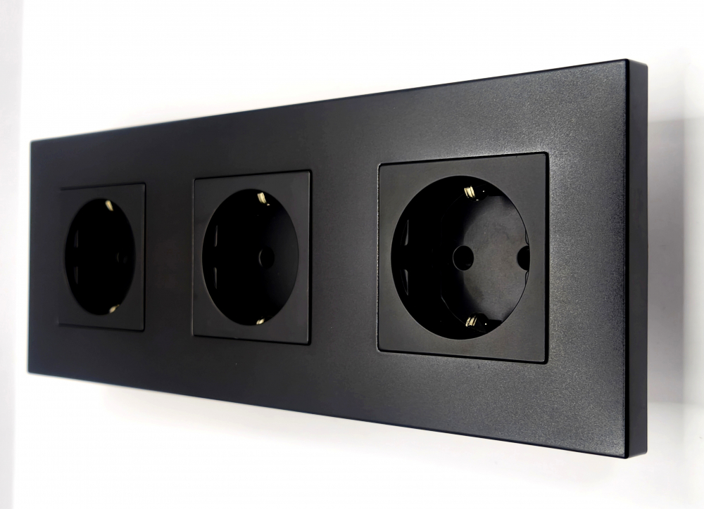 Priza tripla configurabila 3 doze cu rama din plastic (simple, USB, Wifi, etc.) [1]