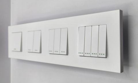 Plastic + mecanice - Intrerupator mecanic 4 doze configurabil cu rama de plastic (simplu, dublu, triplu, cvadruplu, cap/scara, cruce)