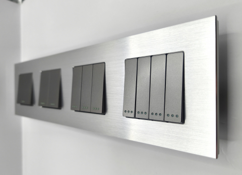 Intrerupator mecanic 4 doze configurabil cu rama de aluminiu (simplu, dublu, triplu, cvadruplu, cap/scara, cruce) [2]