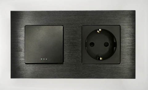 Intrerupator mecanic + priza 2 doze configurabil cu rama de aluminiu (simplu, cap scar/cruce, priza cu wifi, etc). [1]