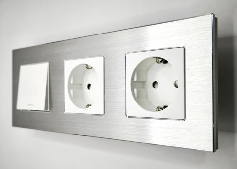 Aluminiu + mecanic - Intrerupator mecanic + priza 3 doze configurabil cu rama de aluminiu (simplu, cap scar/cruce, priza cu wifi, etc)