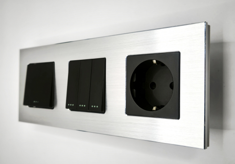 Intrerupator mecanic + priza 3 doze configurabil cu rama de aluminiu (simplu, cap scar/cruce, priza cu wifi, etc), [4]