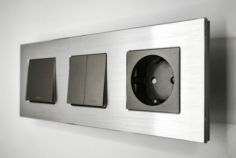 Intrerupator mecanic + priza 3 doze configurabil cu rama de aluminiu (simplu, cap scar/cruce, priza cu wifi, etc), [2]