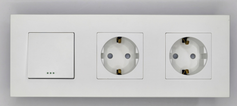 Intrerupator mecanic + priza 3 doze configurabil cu rama de plastic (simplu, cap scar/cruce, priza cu wifi, etc), [1]