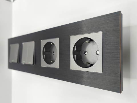 Intrerupator mecanic + priza 4 doze configurabil cu rama de aluminiu (simplu, cap scar/cruce, priza cu wifi, etc). [2]