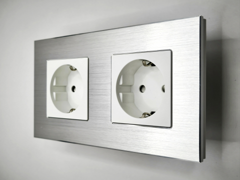 Aluminiu + Touch / tactil - Priza + priza (dubla) configurabila 2 doze cu rama de aluminiu (simple, USB, Wifi, etc.)