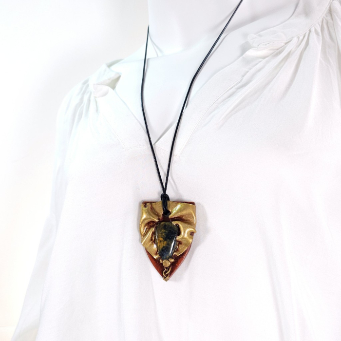 Pandantiv statement din neolit și lut polimeric – design original și handmade [13]