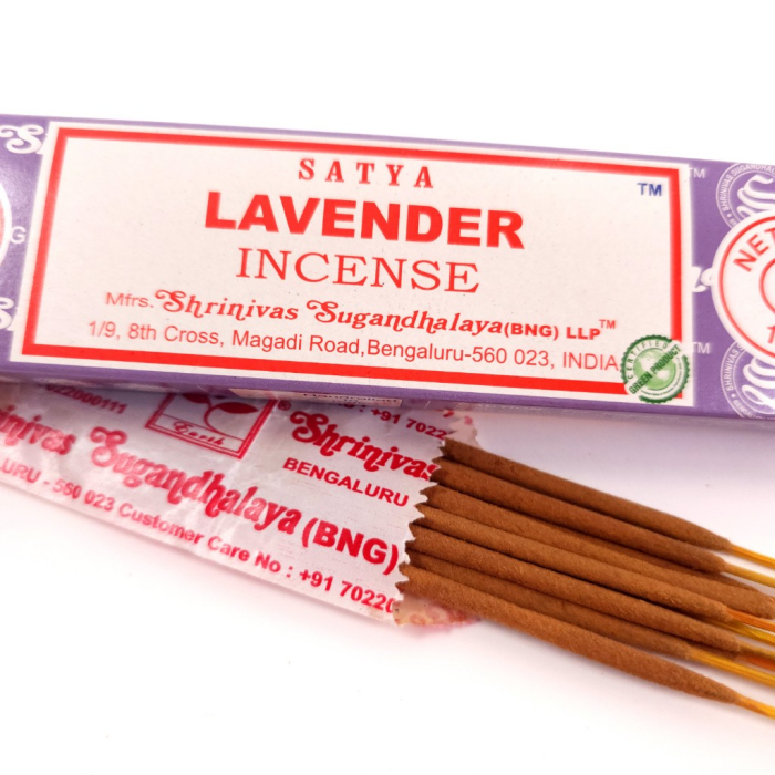 Bețișoare parfumate Satya Lavender 15 gr, aromă florală lavandă Lavandula angustifolia, rulate manual India, cutie carton [2]