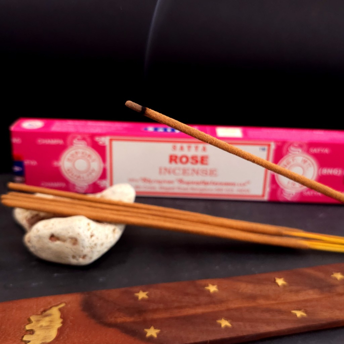 Bețișoare parfumate Satya Rose 15 gr, aromă florală trandafir, rulate manual India, aromaterapie meditație [4]