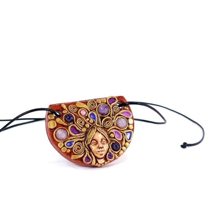 Pandantiv artistic cu față de femeie – Cuarț roz, ametist și agat, design handmade unicat [7]