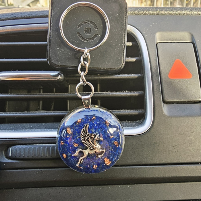 Breloc cal inaripat din pietre naturale [5]