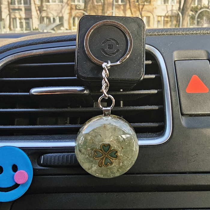 Breloc simbol norocos din pietre naturale [6]