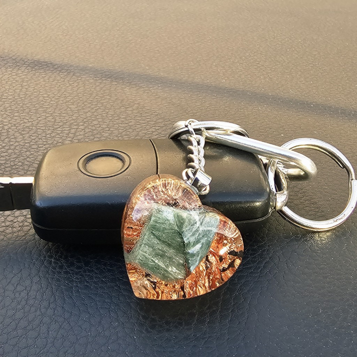 Breloc orgonic inima cu serafinit [4]