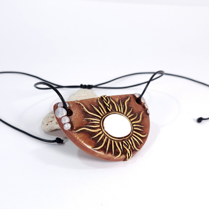 Pandantiv soare din scolecit și lut polimer – design artistic handmade cu simbol solar [7]