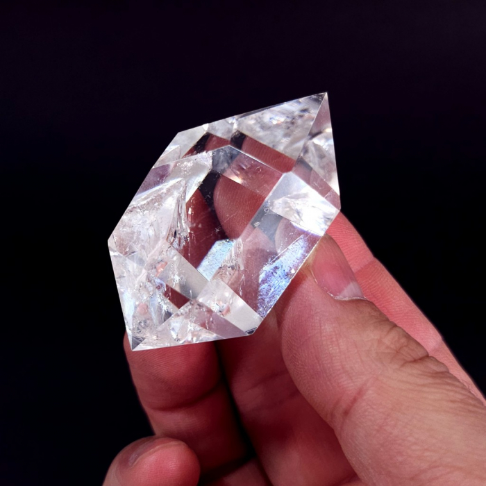 Cristal de cuart cu dubla terminatie [5]