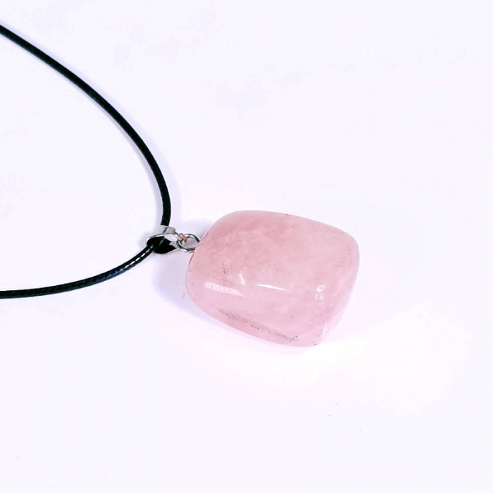 Pandantiv piatra cuart roz cu snur [2]