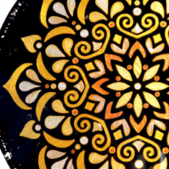Tablou mandala aurie din pietre naturale [3]