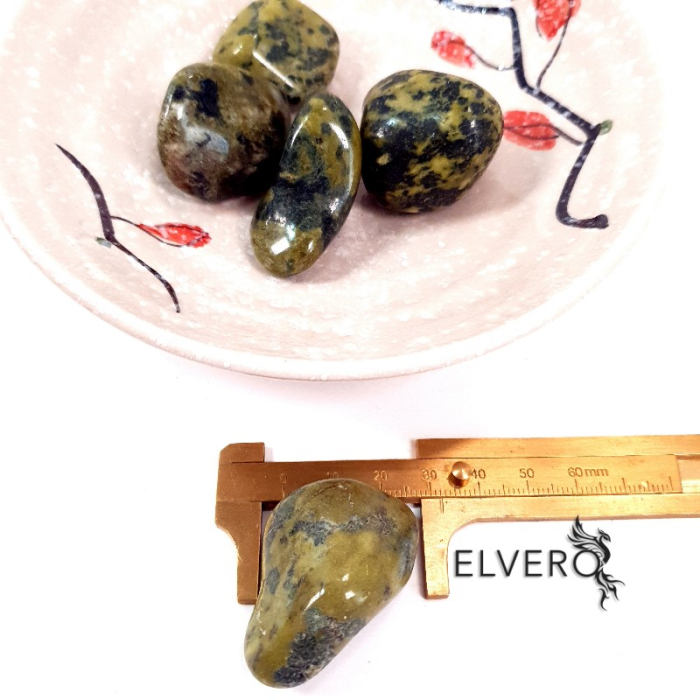 Jad nefrit rulat 3,5 - 4 cm [2]