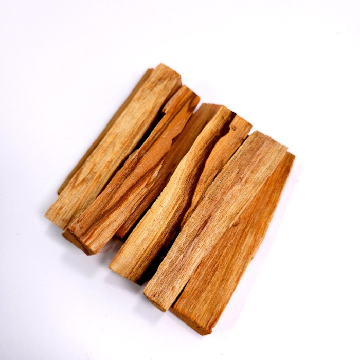 O bucata lemn de Palo Santo pentru ars [2]