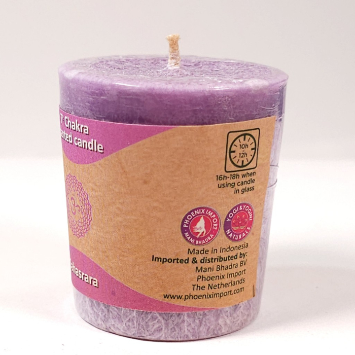 Lumanare mov parfumata cu uleiuri esentiale paciuli si tamaie [2]