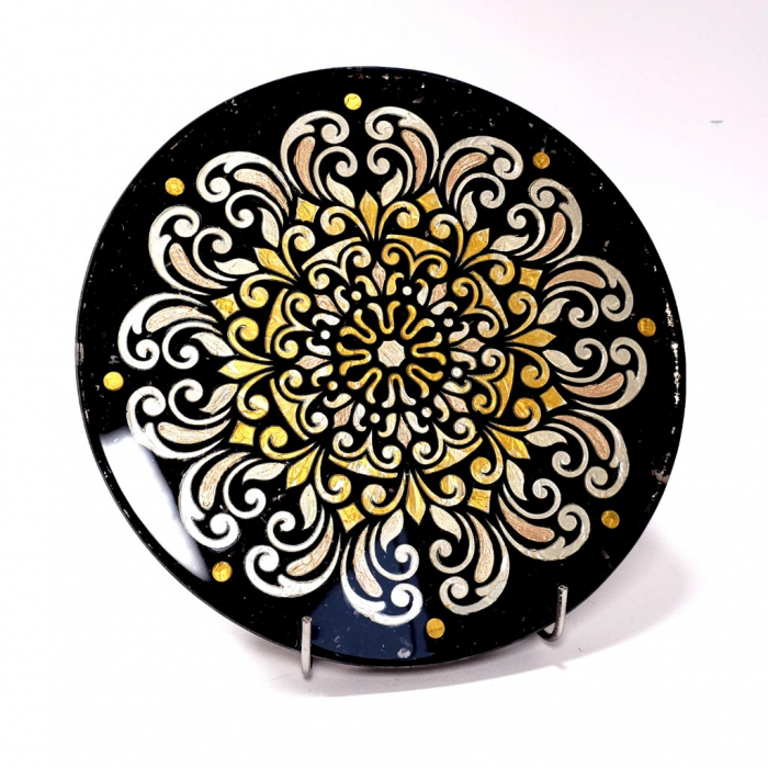 Tablou mandala aurie din pietre naturale [2]