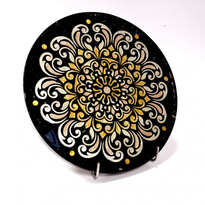 Tablou mandala aurie din pietre naturale [3]