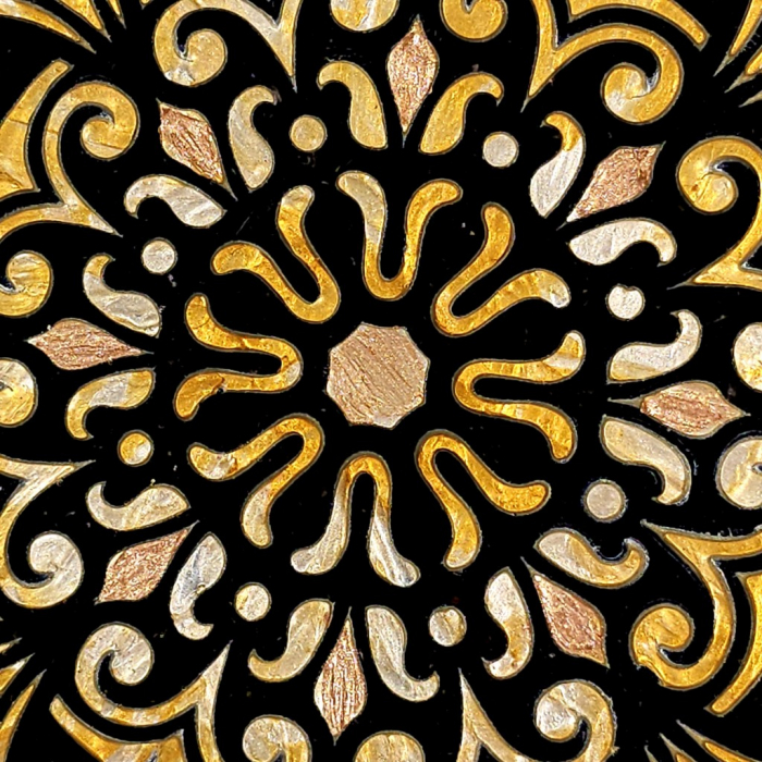 Tablou mandala aurie din pietre naturale [4]