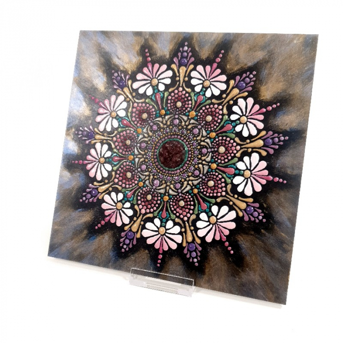 Mandala florala cu pietre de turmalina roz consacrata feminitatii [6]