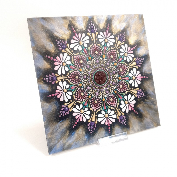 Mandala florala cu pietre de turmalina roz consacrata feminitatii [7]
