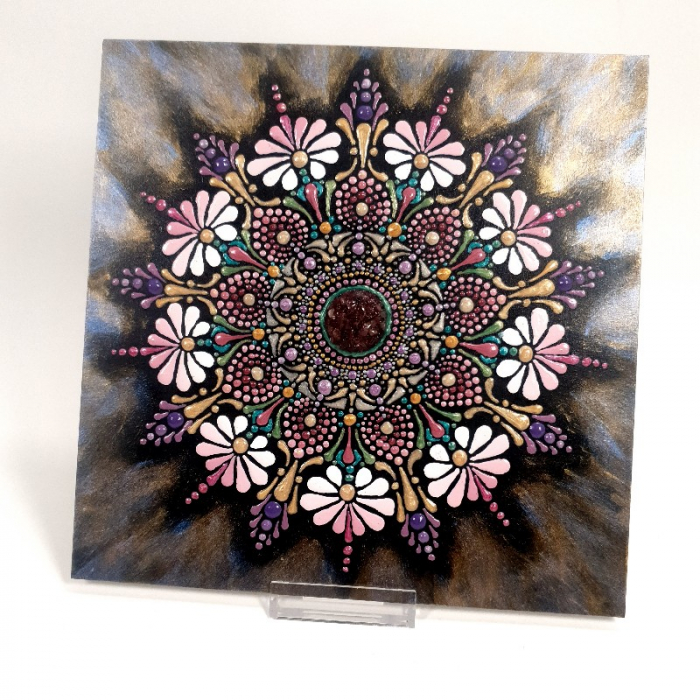 Mandala florala cu pietre de turmalina roz consacrata feminitatii [5]