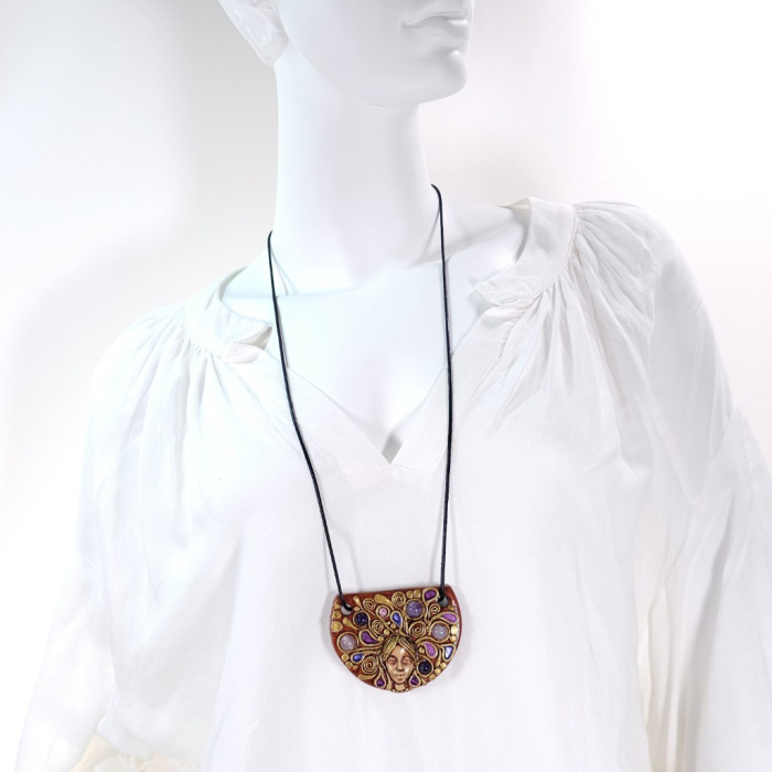 Pandantiv artistic cu față de femeie – Cuarț roz, ametist și agat, design handmade unicat [11]
