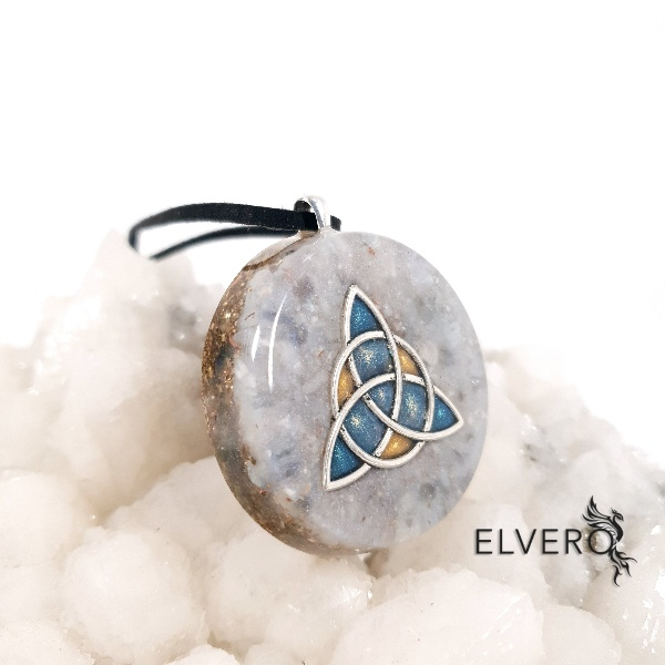 amuleta triquetra orgon cu pietre semipretioase naturale [3]