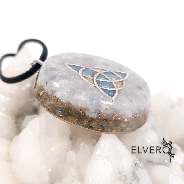 amuleta triquetra orgon cu pietre semipretioase naturale [4]