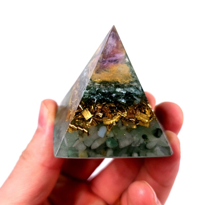 Piramida orgonica din pietre naturale pentru bunastare [3]