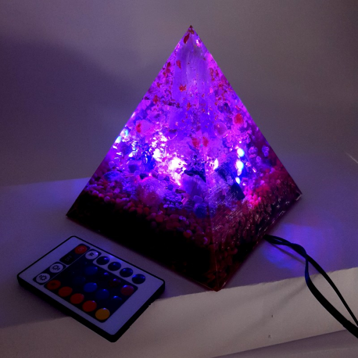 Piramida orgon pietre naturale cu leduri lumini si telecomanda [7]