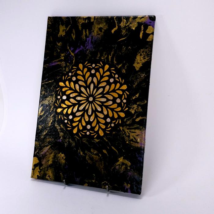 Tablou mandala aurie pe panza in culori acrilice [4]