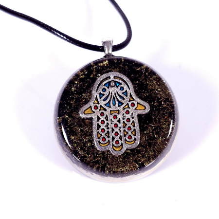 Medalion hamsa intoarsa a bunastarii din pietre naturale