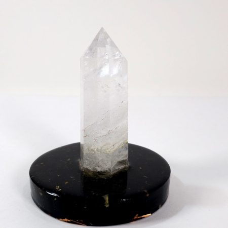Bagheta din cuart natural pe suport orgonic din turmalina