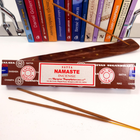 Bețișoare parfumate Satya Namaste 15 gr, rulate manual India, aromă santal flori rășini, meditație [2]