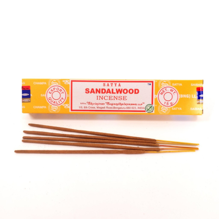 Bețișoare parfumate Satya Sandalwood lemn santal 15 gr rulate manual India, aromă lemnos-dulce sublimă, meditație relaxare