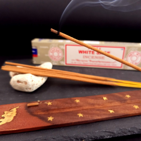 Bețișoare parfumate Satya White Sage 15 gr rulate manual India, aromă erbacee lemnos-fumată salvie albă, meditație relaxare [3]