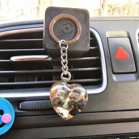 Breloc orgonic inima cu smarald [5]