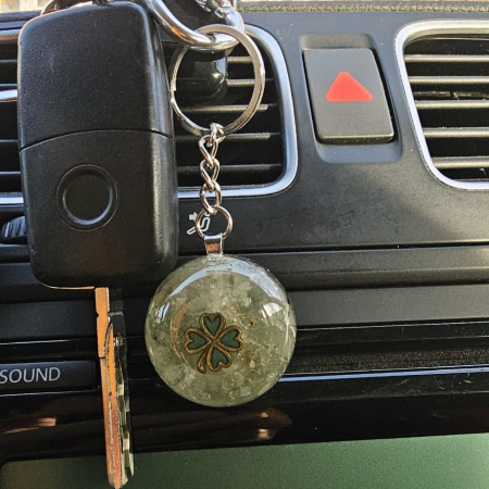 Breloc simbol norocos din pietre naturale [4]