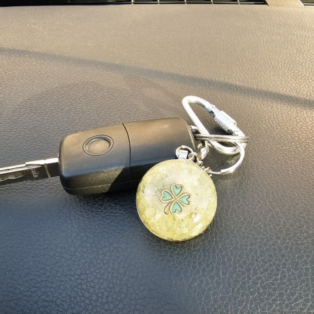 Breloc simbol norocos din pietre naturale [6]