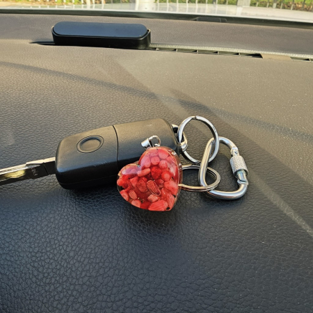 Breloc orgonic inima cu coral rosu [6]