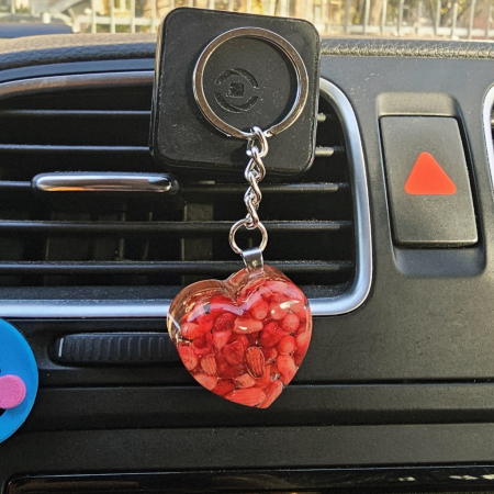 Breloc orgonic inima cu coral rosu [7]