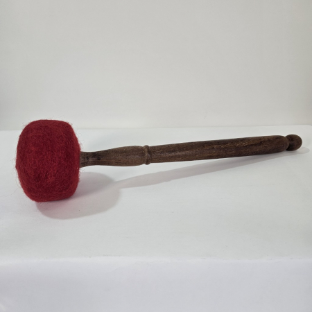 Ciocan pentru obținere vibratii boluri cantatoare si gonguri [1]