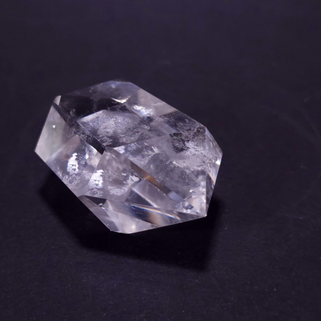 Cuart alb bagheta de 8 cm, 6 laturi si 2 varfuri [1]