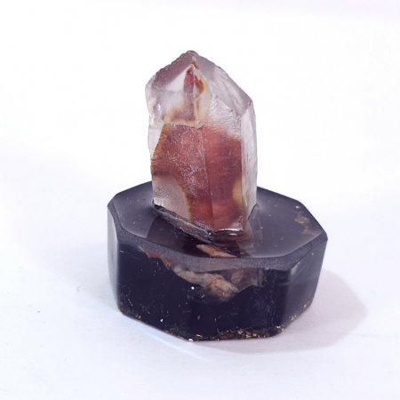 Minerale pe suport orgonic - Cuart varf natural cu insertii de fier